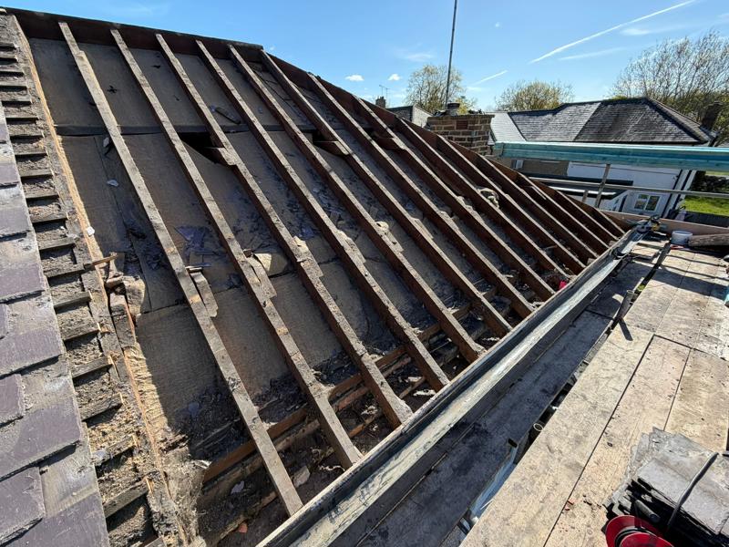 new slate roof dry ridge sysetm new battens 1